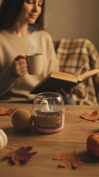 BOOglow Soy Candle – Vanilla & Sandalwood | Limited Halloween Edition